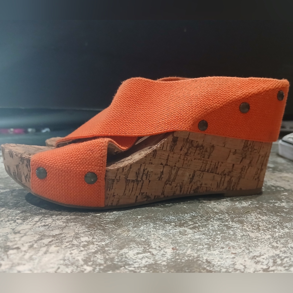 Womens Orange wedge sandal size 7